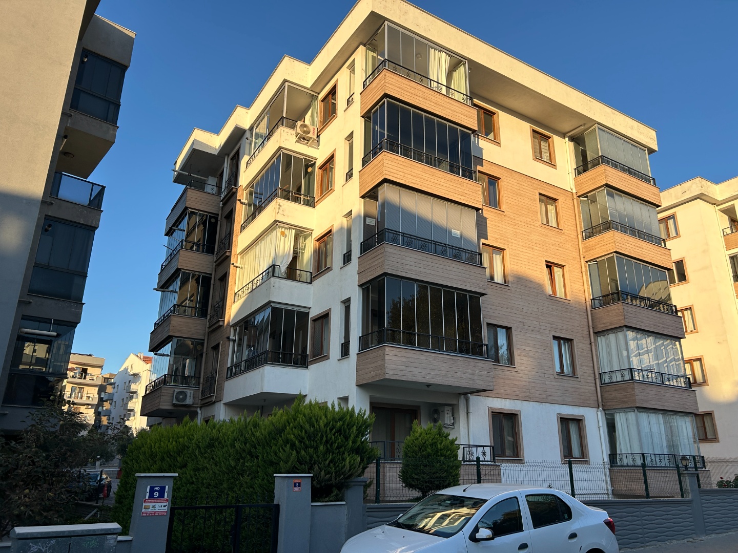 ÇANAKKALE BOĞAZKENT MAHALLESİ’NDE KORDON’A VE ÜNİVERSİTEYE YÜRÜME MESAFESİNDE GENİŞ 1+1 DAİRE - ÇANAKKALE MERKEZ KEPEZ BELDESİ, BOĞAZKENT MAHALLESİ - undefined undefined