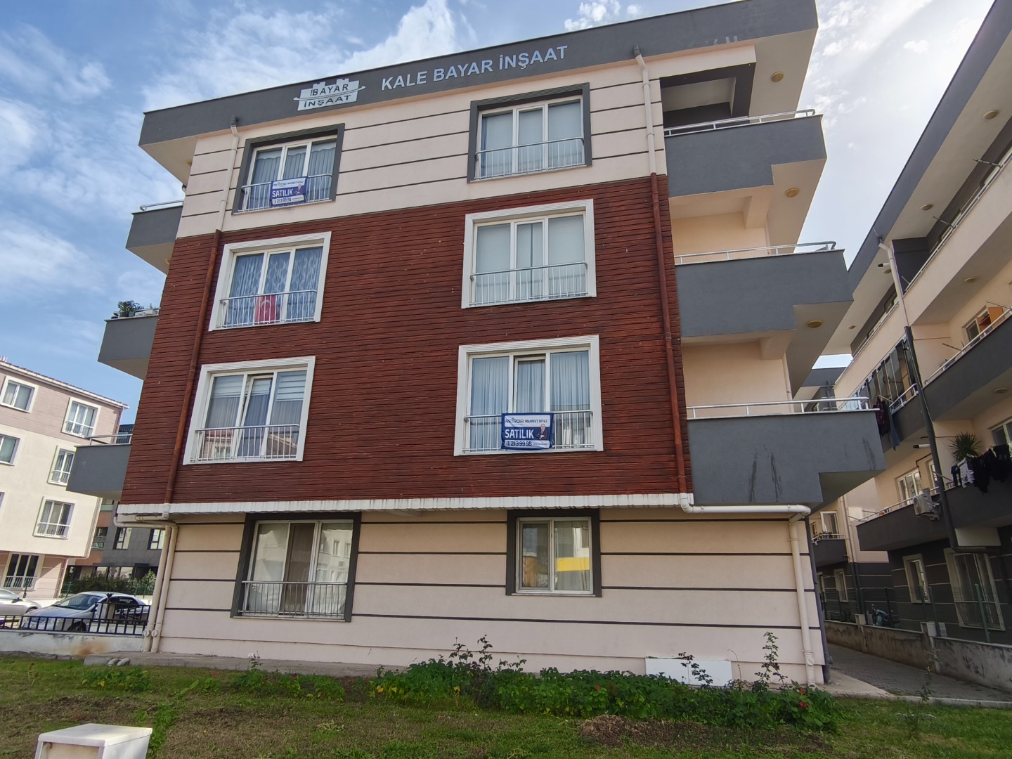 ÇANAKKALE BARBAROS MAH. CADDE CEPHELİ ÇOK FIRSAT 3+1 SATILIK - ÇANAKKALE MERKEZ BARBAROS MAHALLESİ - undefined undefined