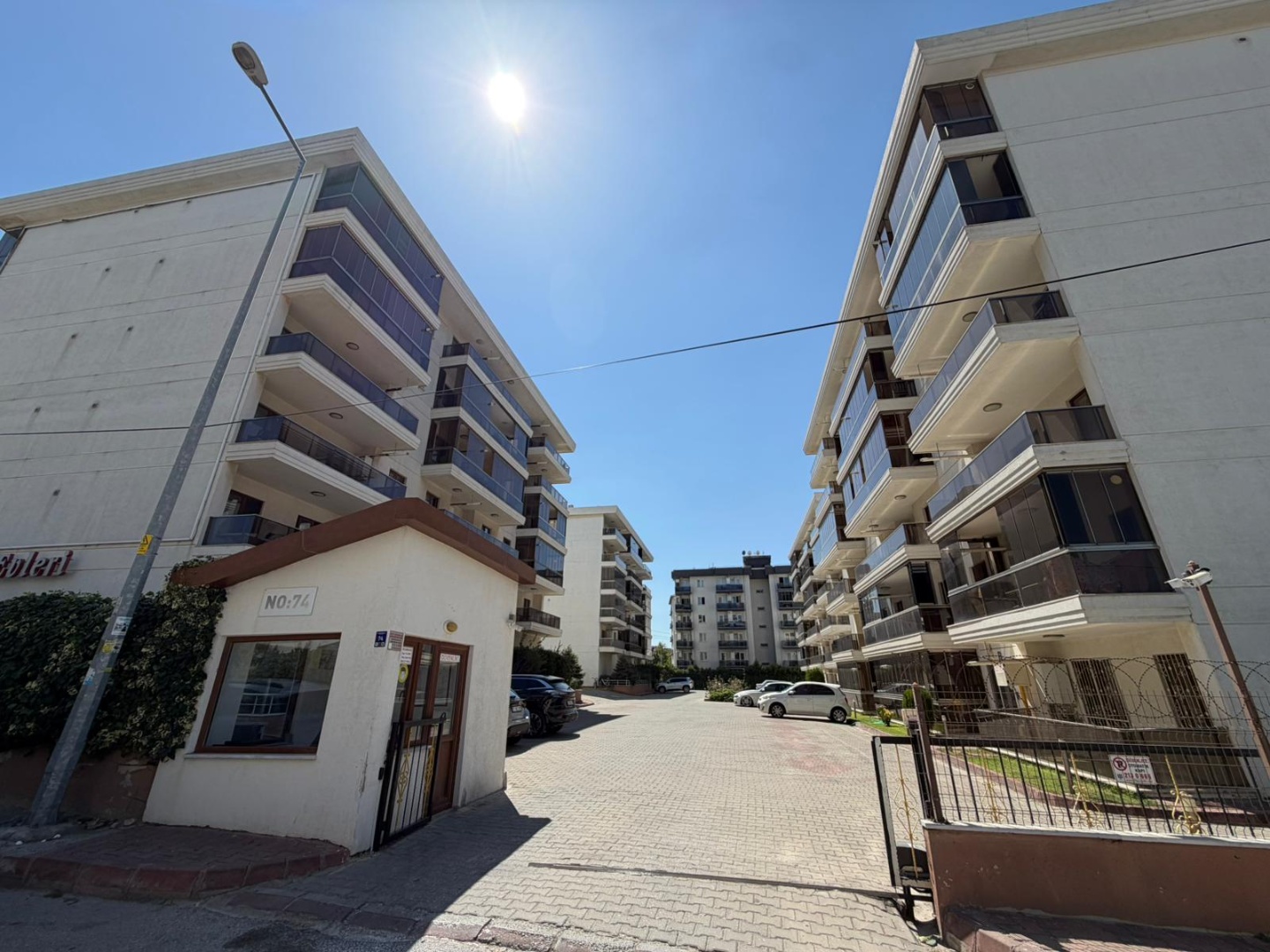 ADLİYE BÖLGESİ BOĞAZİÇİ EVLERİNDE ÇİFT BANYOLU EŞYALI 2+1 DAİRE! - ÇANAKKALE MERKEZ BARBAROS MAHALLESİ - undefined undefined