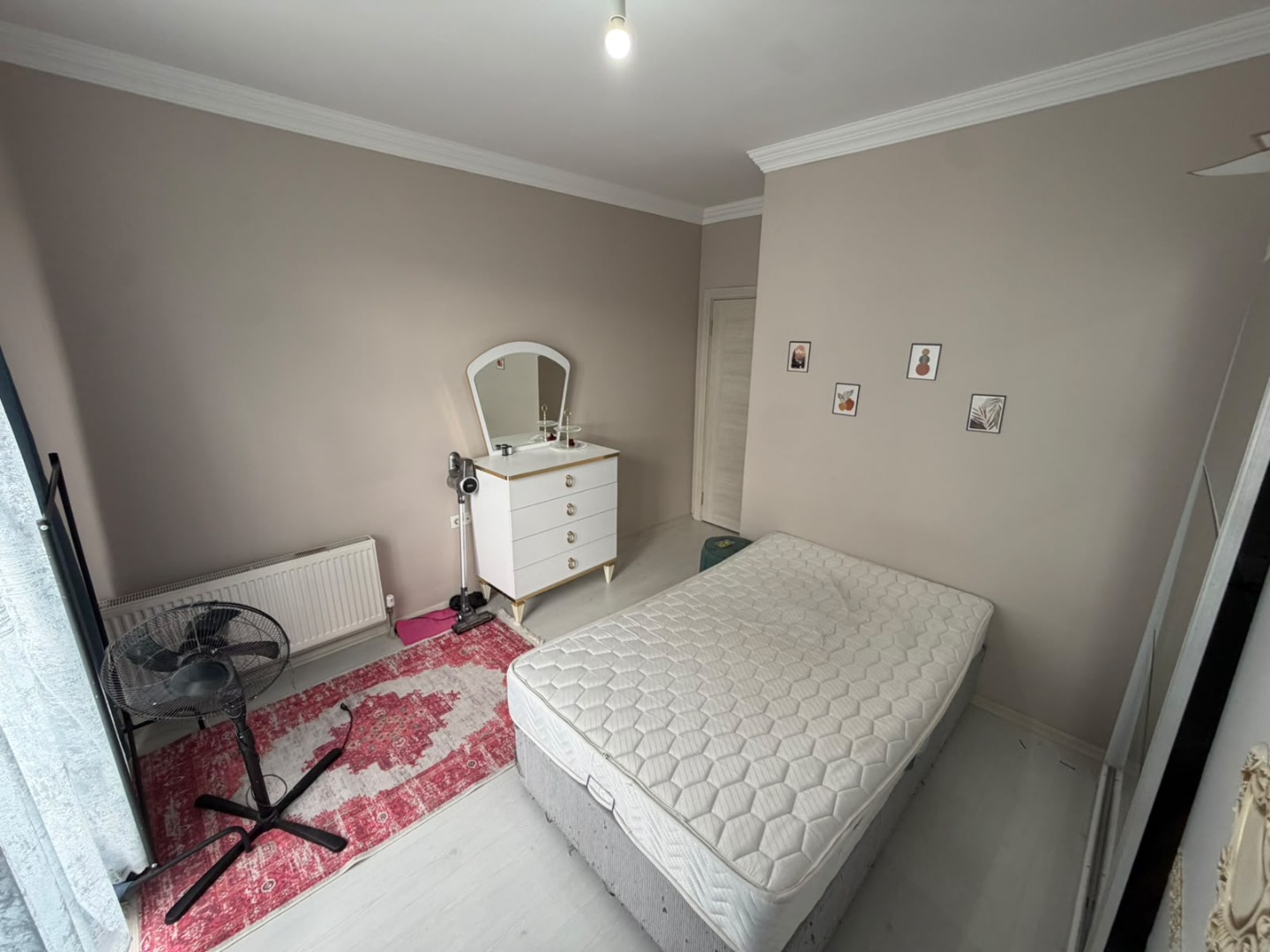 TEKZEN SERKANBEY EVLERİNDE FULL EŞYALI ARA KAT CAM BALKONLU 2+1 - ÇANAKKALE MERKEZ ARSLANCA MAHALLESİ - undefined undefined