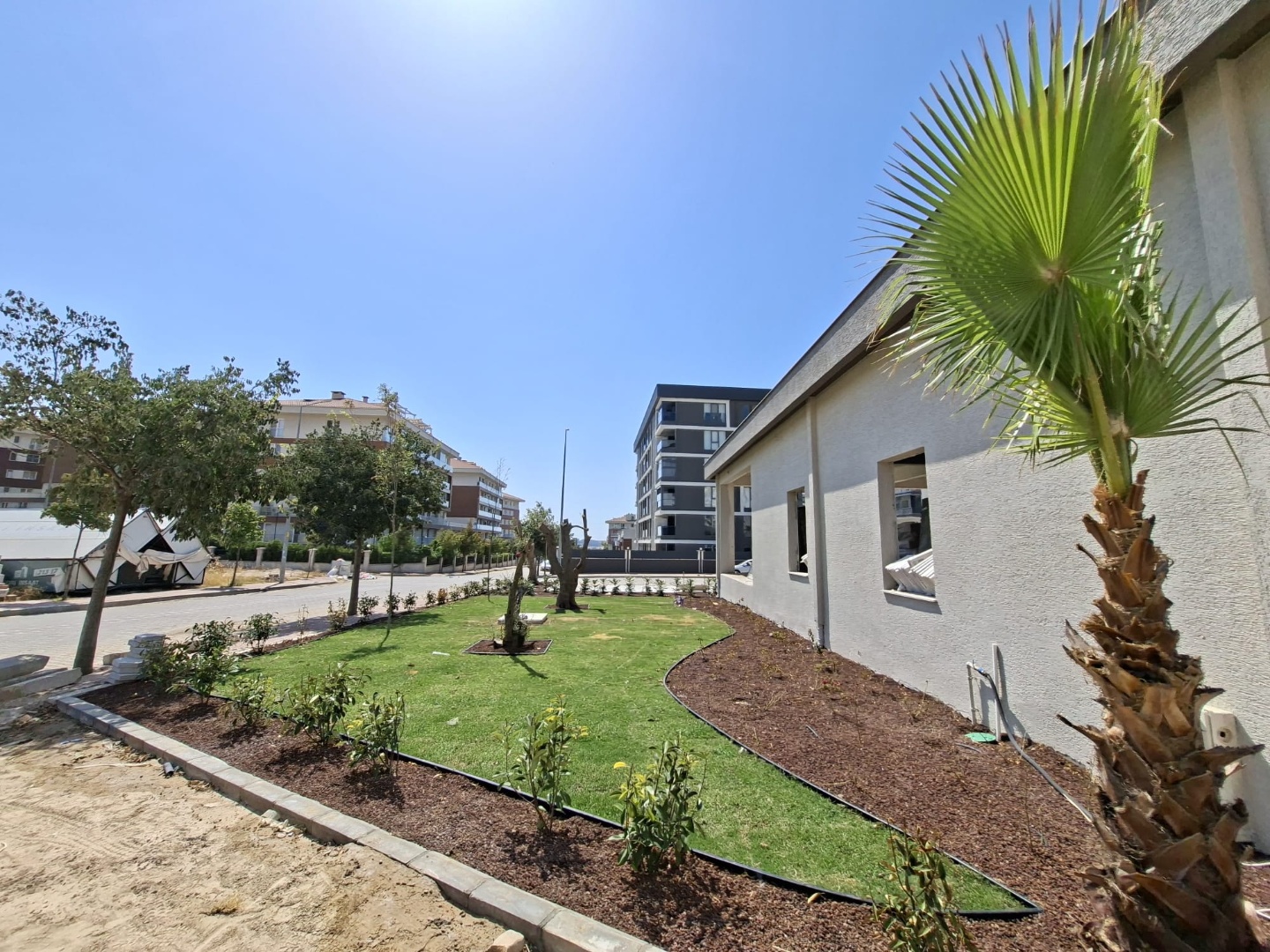 ÇANAKKALE HAMİDİYE'DE M.AKİF ERSOY HASTANESİNE YAKIN 1+1 EŞYALI SATILIK DAİRE