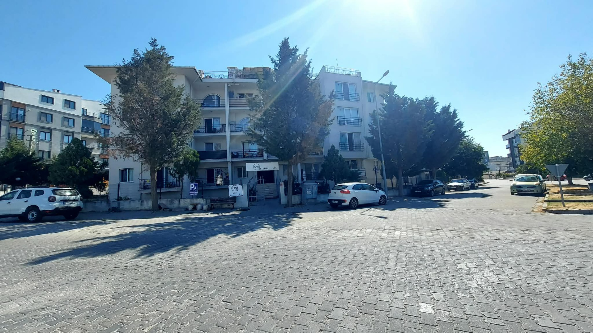 UNİLİFE SİTESİNDE FULL EŞYALI KİRALIK 1+1 DAİRE - ÇANAKKALE MERKEZ KEPEZ BELDESİ, CUMHURİYET MAHALLESİ - undefined undefined - Thumbnail