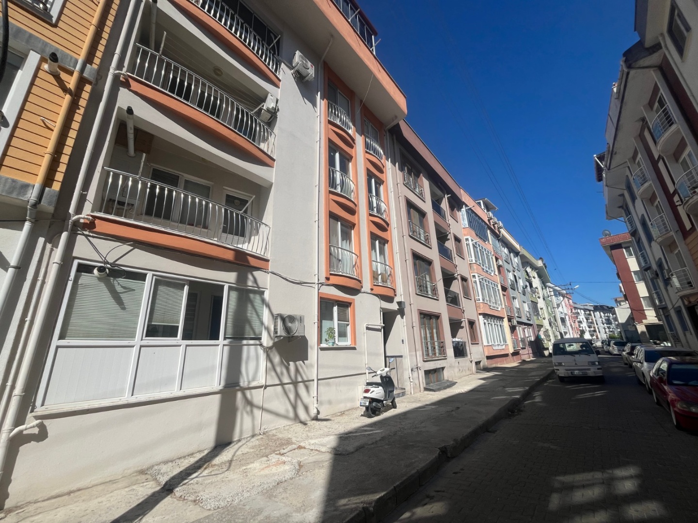 ÇANAKKALE  TRUVA CADEDESİNE YAKIN İÇİ YENİLENMİŞ 2+1 SATILIK DAİRE - ÇANAKKALE MERKEZ BARBAROS MAHALLESİ - undefined [object Object]