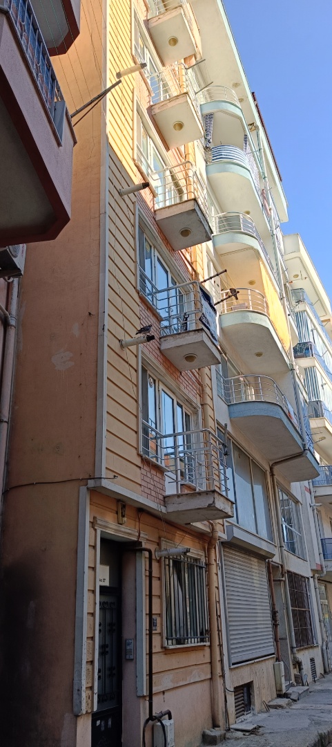 ÇANAKKALE ŞEHİR MERKEZİNDE EŞYALI 1+1 SATILIK KONUT - BARBAROS MH