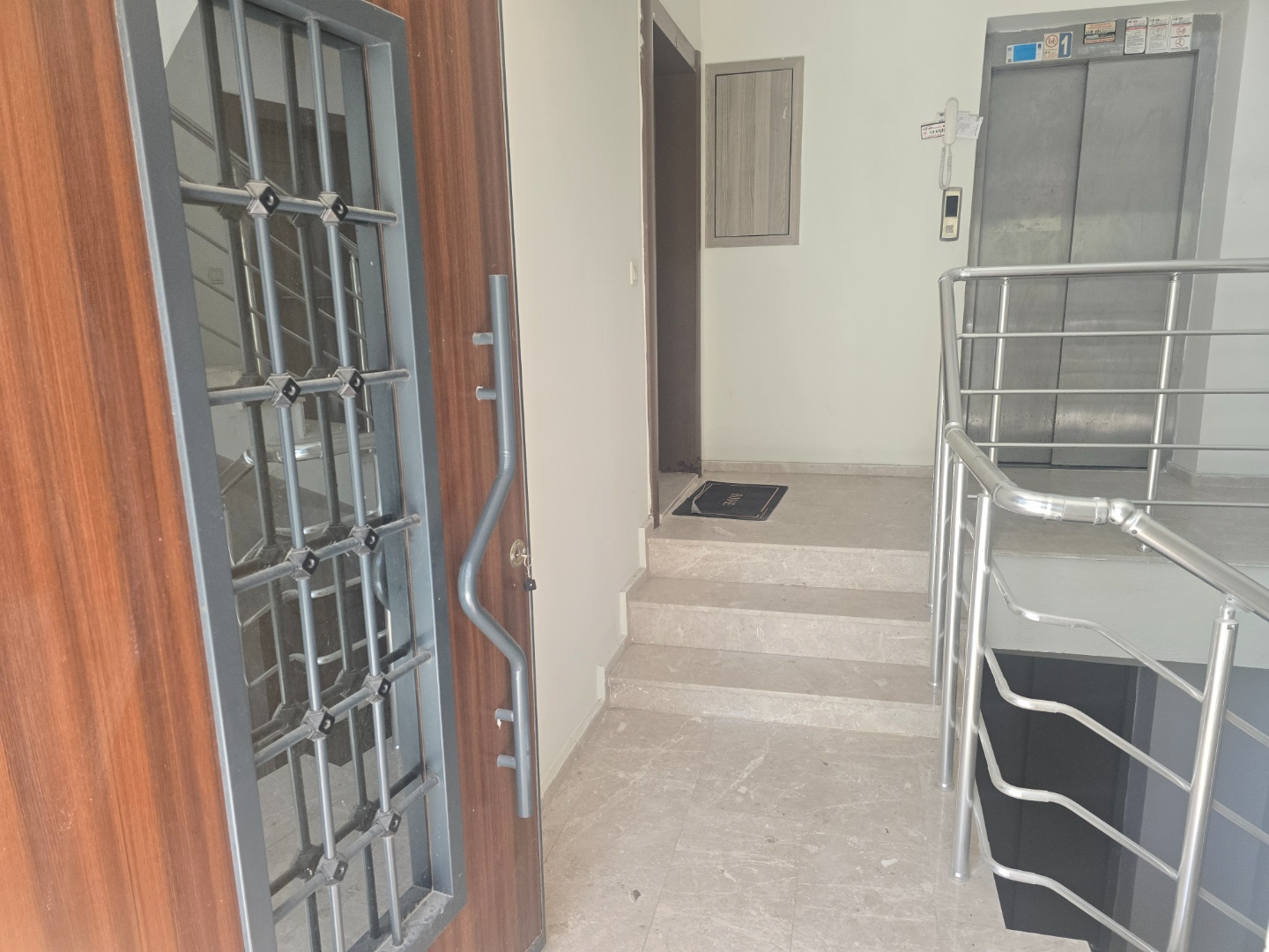 KUŞADASI KADINLAR DENİZİNDE KLİMALI FULL EŞYALI 1+1 SATILIK DAİRE - AYDIN KUŞADASI HACIFEYZULLAH MAHALLESİ - undefined undefined - Thumbnail