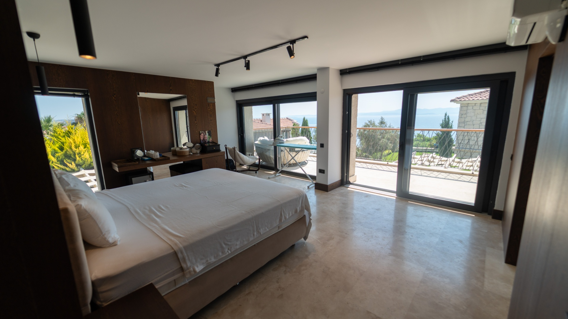 Çeşme Ayasaranda'da Deniz Manzaralı Özel Havuzlu Tam Müstakil Lüks Villa - İZMİR ÇEŞME 16 EYLÜL MAHALLESİ - undefined undefined - Thumbnail