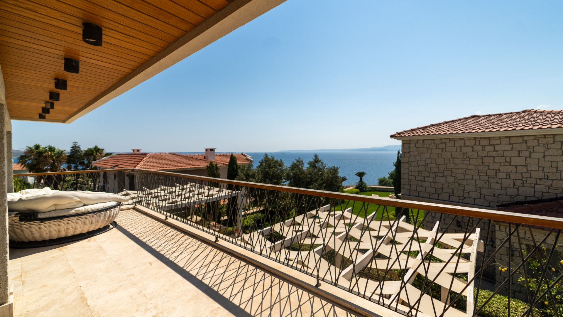 Çeşme Ayasaranda'da Deniz Manzaralı Özel Havuzlu Tam Müstakil Lüks Villa - İZMİR ÇEŞME 16 EYLÜL MAHALLESİ - undefined undefined - Thumbnail