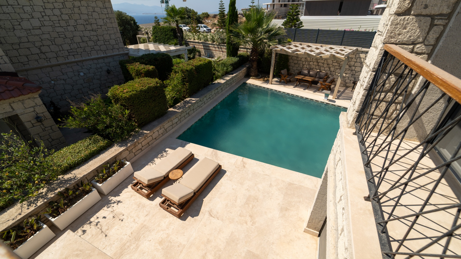 Çeşme Ayasaranda'da Deniz Manzaralı Özel Havuzlu Tam Müstakil Lüks Villa - İZMİR ÇEŞME 16 EYLÜL MAHALLESİ - undefined undefined - Thumbnail