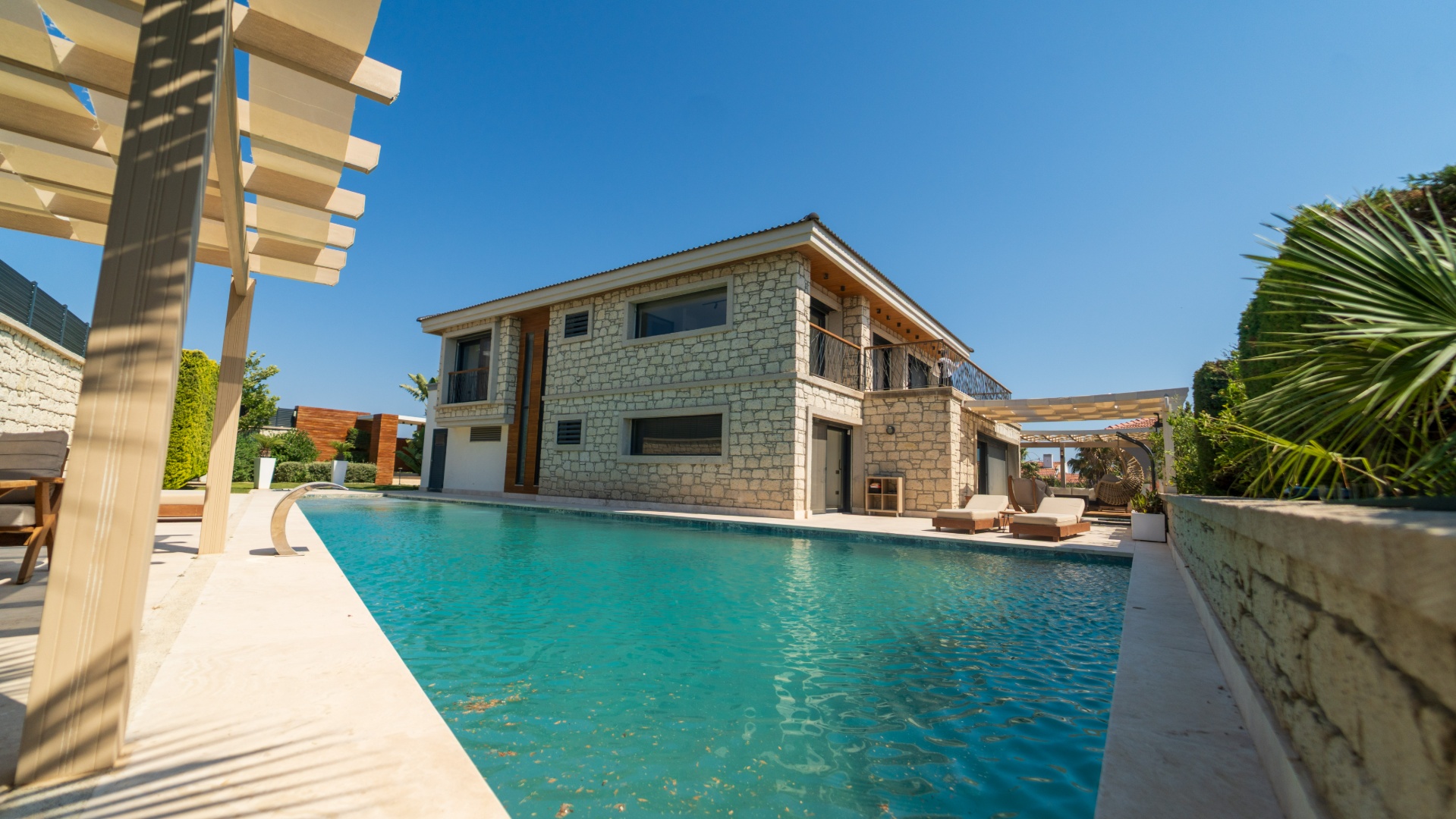 Çeşme Ayasaranda'da Deniz Manzaralı Özel Havuzlu Tam Müstakil Lüks Villa - İZMİR ÇEŞME 16 EYLÜL MAHALLESİ - undefined undefined - Thumbnail