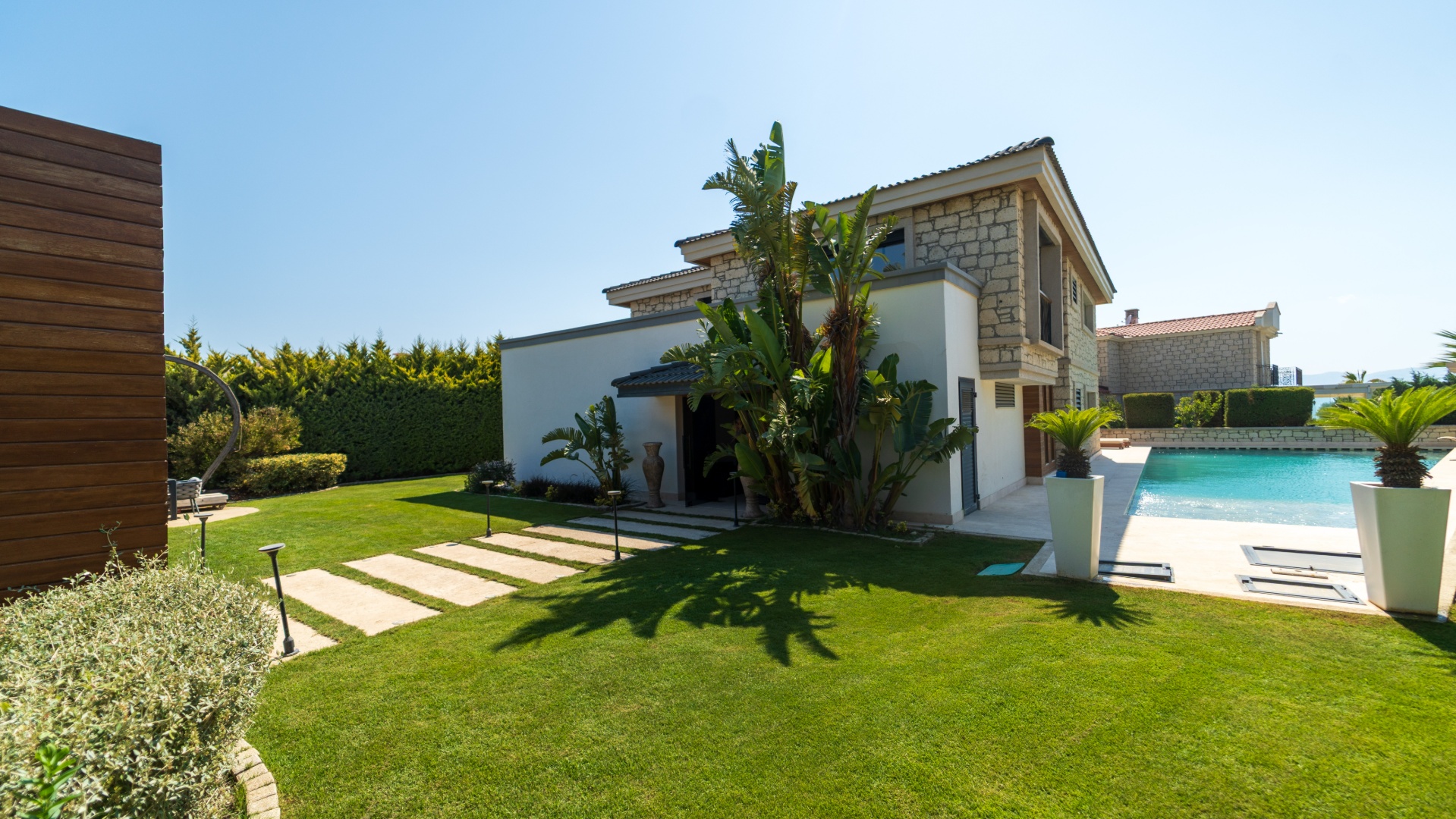 Çeşme Ayasaranda'da Deniz Manzaralı Özel Havuzlu Tam Müstakil Lüks Villa - İZMİR ÇEŞME 16 EYLÜL MAHALLESİ - undefined undefined - Thumbnail