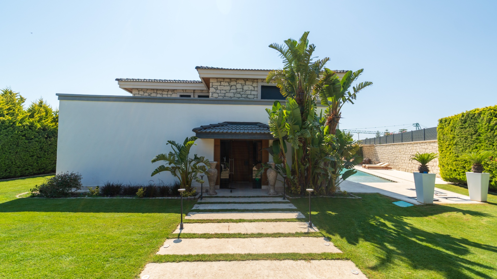 Çeşme Ayasaranda'da Deniz Manzaralı Özel Havuzlu Tam Müstakil Lüks Villa - İZMİR ÇEŞME 16 EYLÜL MAHALLESİ - undefined undefined - Thumbnail