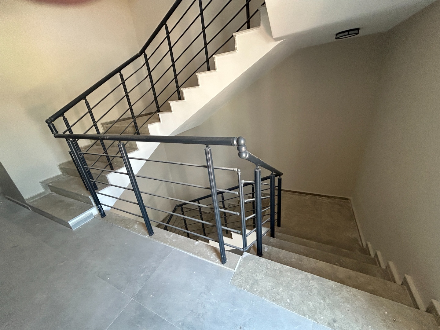 ÇANAKKALE, MERKEZ, HAMİDİYE MAHALLESİNDE, SOSYAL DONATILI VE GÜVENLİKLİ SİTEDE, EŞYALI, HOLLÜ SATILIK 1+1 DAİRE - ÇANAKKALE MERKEZ KEPEZ BELDESİ, HAMİDİYE MAHALLESİ - undefined undefined - Thumbnail
