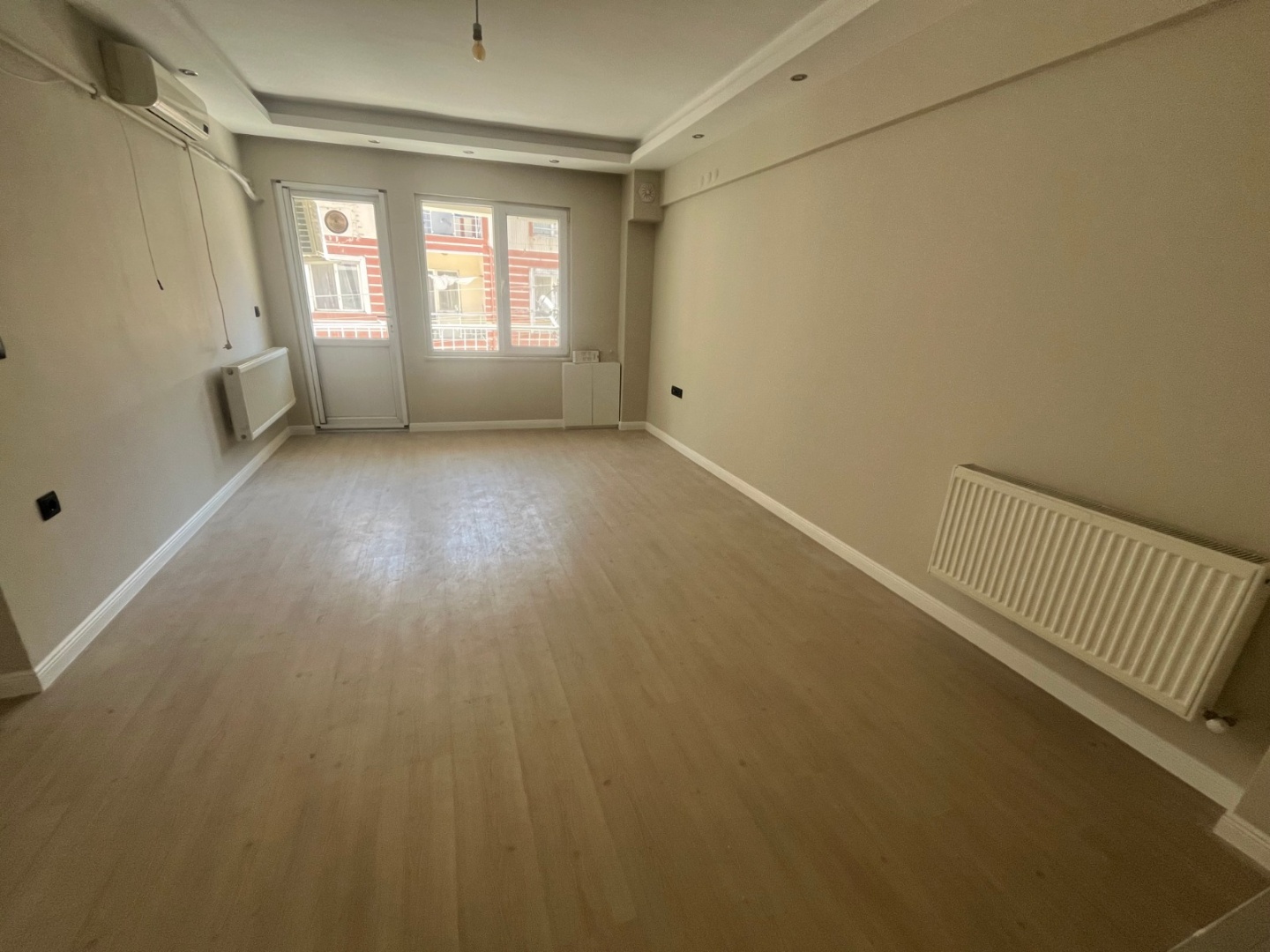 ÇANAKKALE  TRUVA CADEDESİNE YAKIN İÇİ YENİLENMİŞ 2+1 SATILIK DAİRE - ÇANAKKALE MERKEZ BARBAROS MAHALLESİ - undefined undefined - Thumbnail