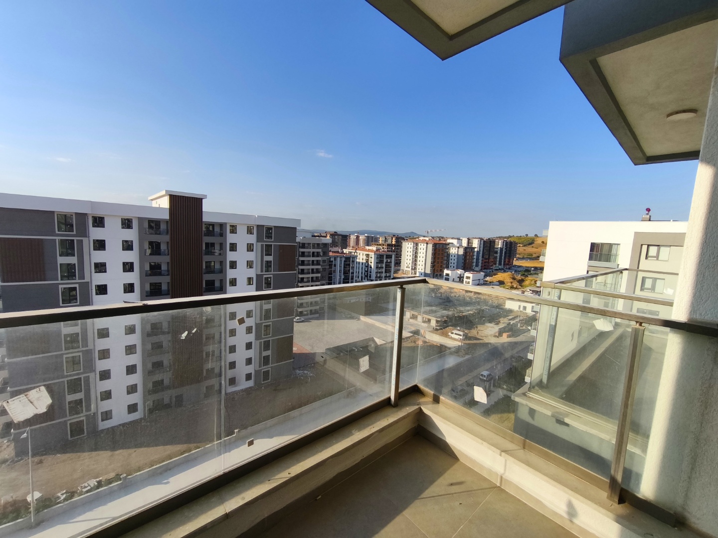 ÇANAKKALE ESENLER'DE HAVUZLU SİTEDE SIFIR 3+1 SATILIK DAİRE - ÇANAKKALE MERKEZ KARACAÖREN KÖYÜ - undefined undefined - Thumbnail