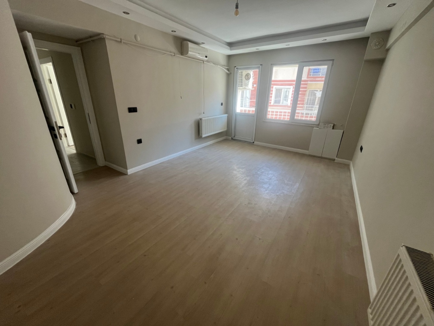 ÇANAKKALE  TRUVA CADEDESİNE YAKIN İÇİ YENİLENMİŞ 2+1 SATILIK DAİRE - ÇANAKKALE MERKEZ BARBAROS MAHALLESİ - undefined undefined - Thumbnail