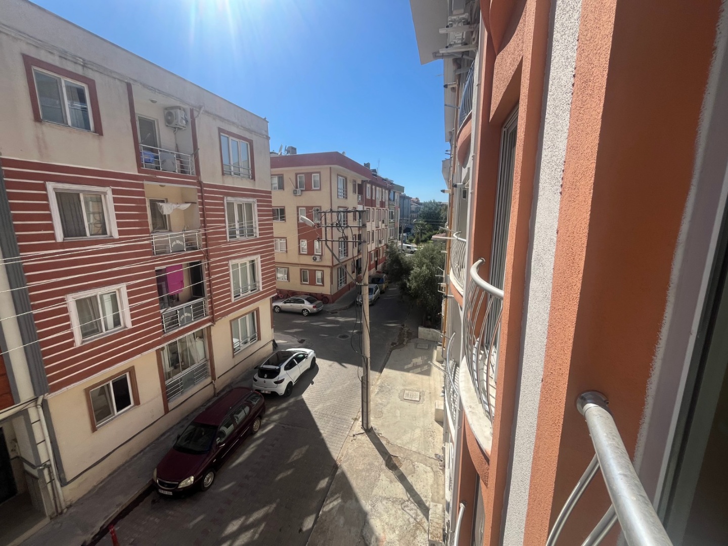 ÇANAKKALE  TRUVA CADEDESİNE YAKIN İÇİ YENİLENMİŞ 2+1 SATILIK DAİRE - ÇANAKKALE MERKEZ BARBAROS MAHALLESİ - undefined undefined - Thumbnail