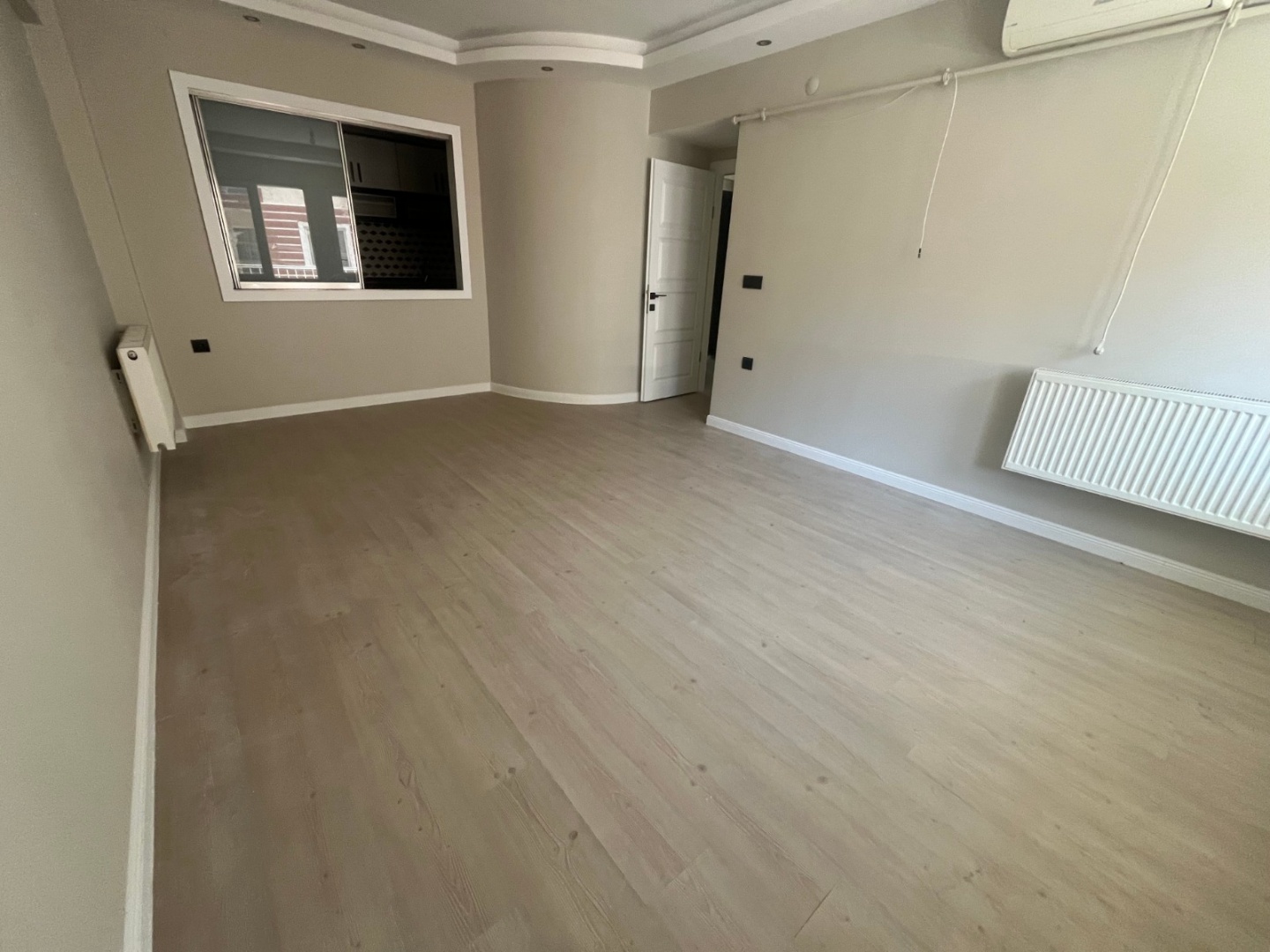 ÇANAKKALE  TRUVA CADEDESİNE YAKIN İÇİ YENİLENMİŞ 2+1 SATILIK DAİRE - ÇANAKKALE MERKEZ BARBAROS MAHALLESİ - undefined undefined - Thumbnail