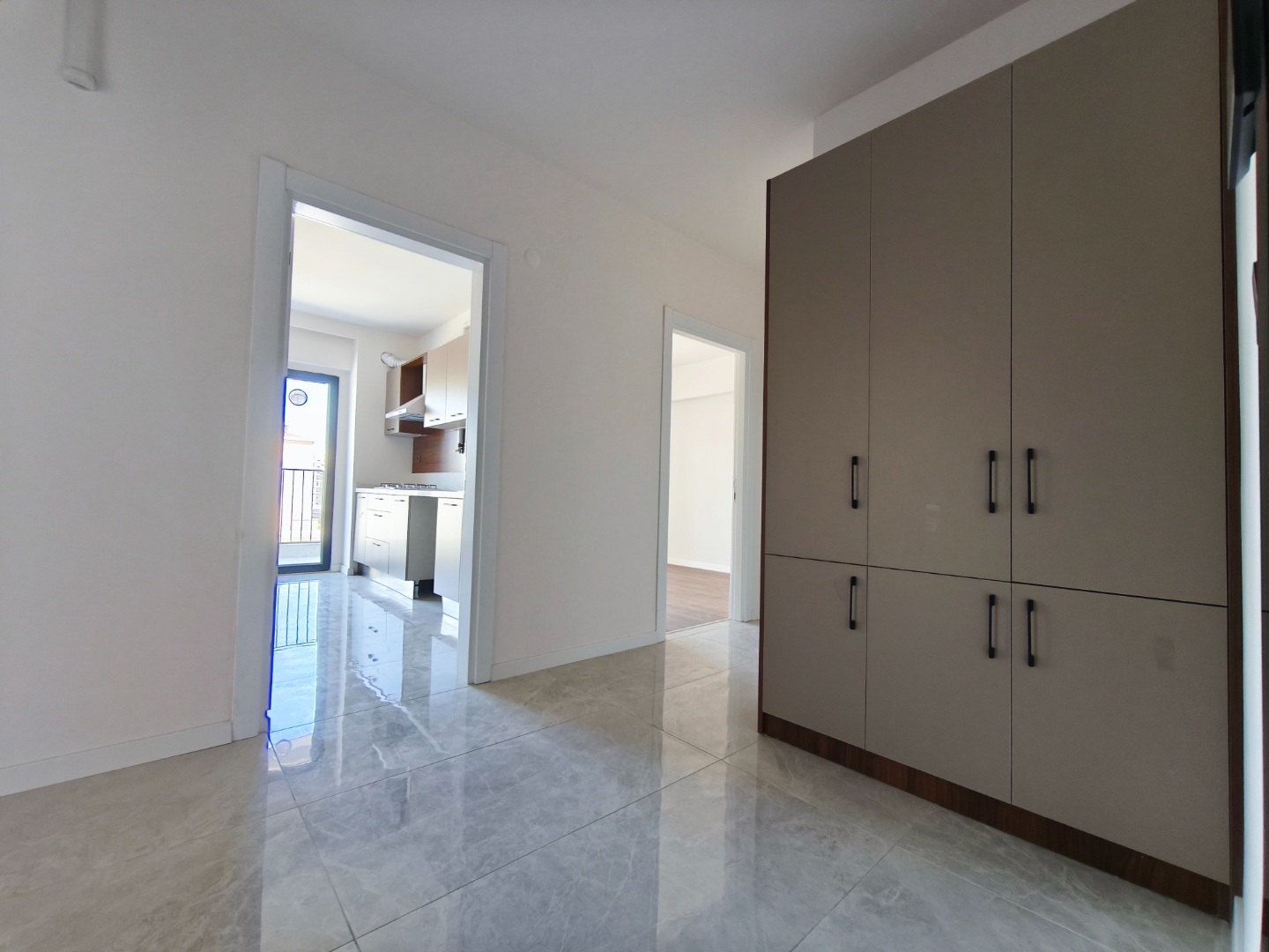ÇANAKKALE KENT ANATOLİA'DA KULLANIŞLI SIFIR 3+1 DAİRE - ÇANAKKALE MERKEZ İSMETPAŞA MAHALLESİ - undefined undefined - Thumbnail