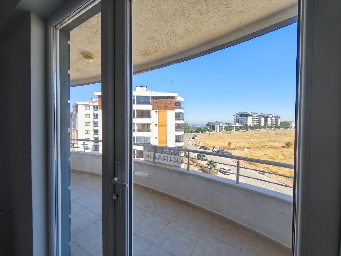 ÇANAKKALE HAMİDİYE'DE GENİŞ BALKONLU BOĞAZ MANZARALI KİRALIK DAİRE - ÇANAKKALE MERKEZ KEPEZ BELDESİ, BOĞAZKENT MAHALLESİ - undefined undefined - Thumbnail