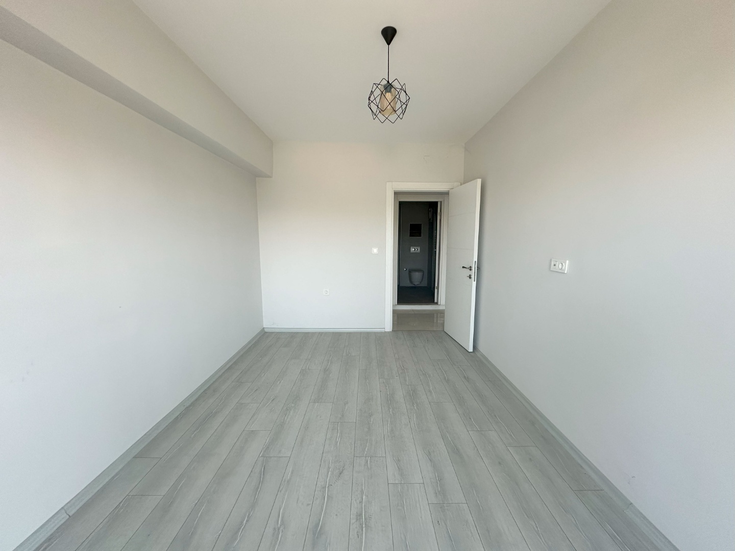 ÇANAKKALE MODERN SİTESİ, GİRİŞ KAT GENİŞ 3+1 SATILIK DAİRE! - ÇANAKKALE MERKEZ ARSLANCA KÖYÜ - undefined undefined - Thumbnail