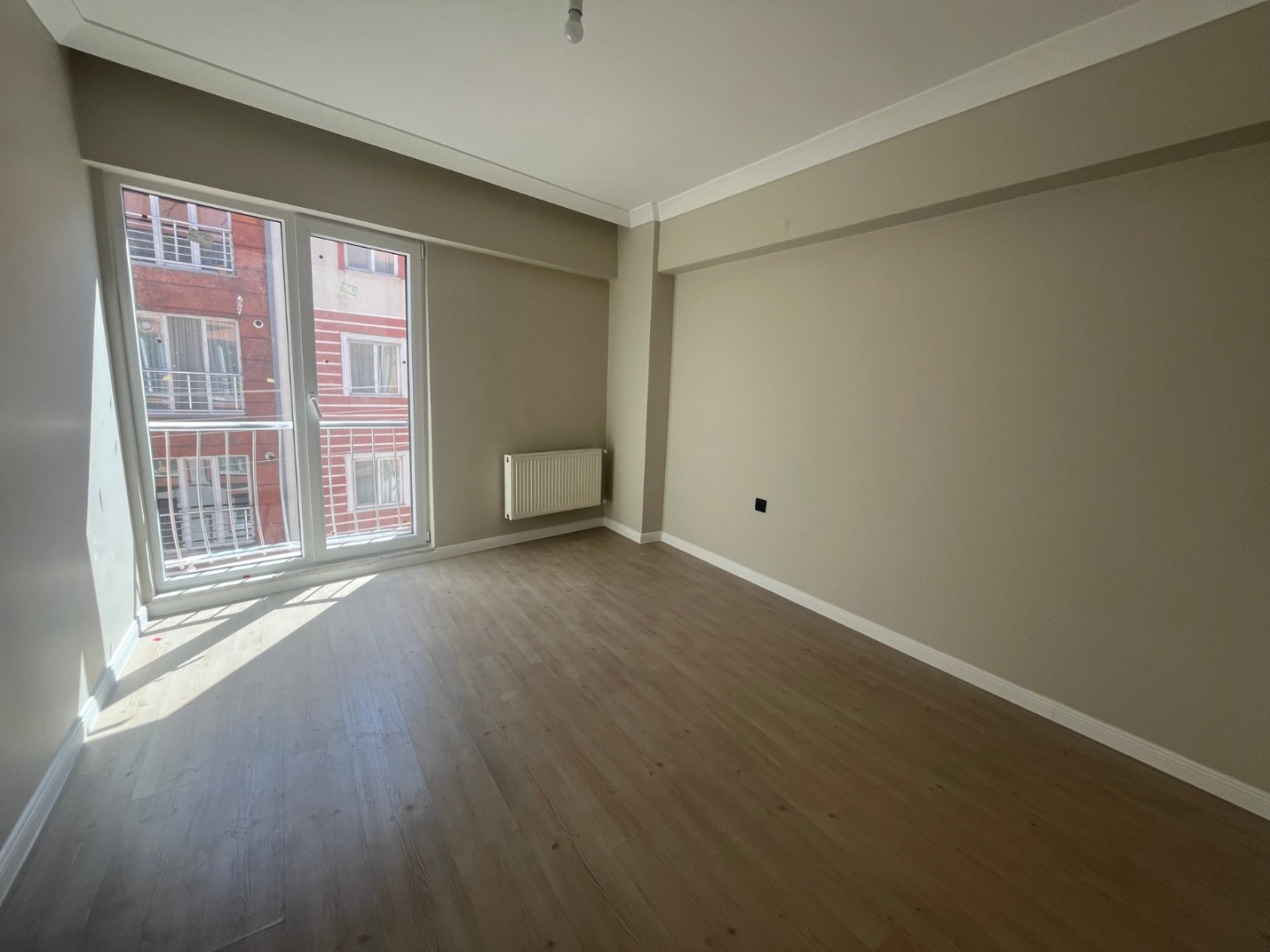 ÇANAKKALE  TRUVA CADEDESİNE YAKIN İÇİ YENİLENMİŞ 2+1 SATILIK DAİRE - ÇANAKKALE MERKEZ BARBAROS MAHALLESİ - undefined undefined - Thumbnail
