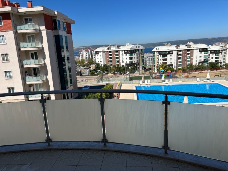 ÇANAKKALE HAMİDİYE'DE HAVUZLU SİTEDE BOĞAZ MANZARALI, EŞYALI 3+1 KİRALIK DAİRE - ÇANAKKALE MERKEZ KEPEZ BELDESİ, HAMİDİYE MAHALLESİ - undefined undefined - Thumbnail