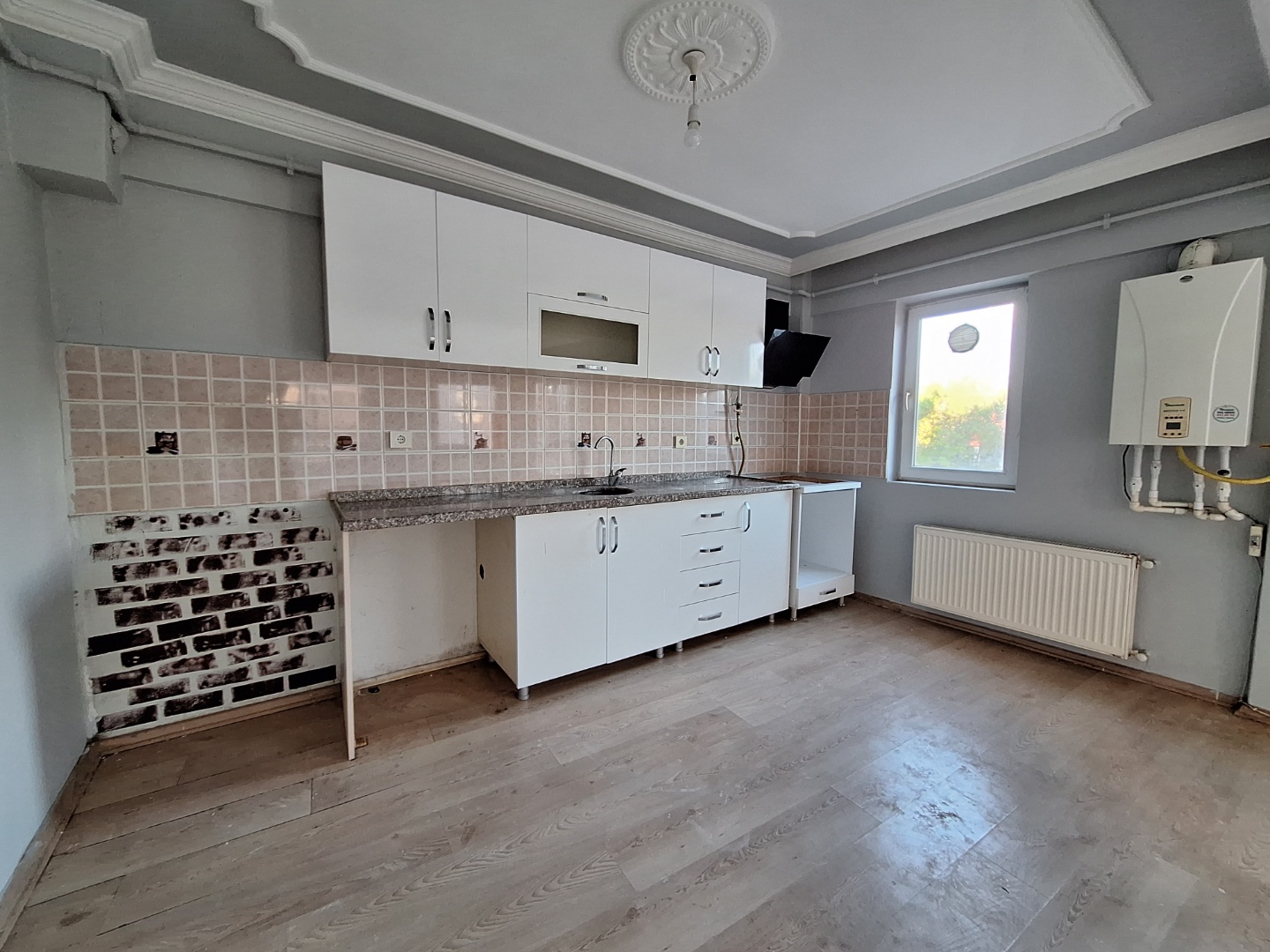 ÇANAKKALE CEVATPAŞA ATATÜRK CADDESİ ÜZERİ 2+1 SATILIK DAİRE - ÇANAKKALE MERKEZ CEVAT PAŞA MAHALLESİ - undefined undefined - Thumbnail