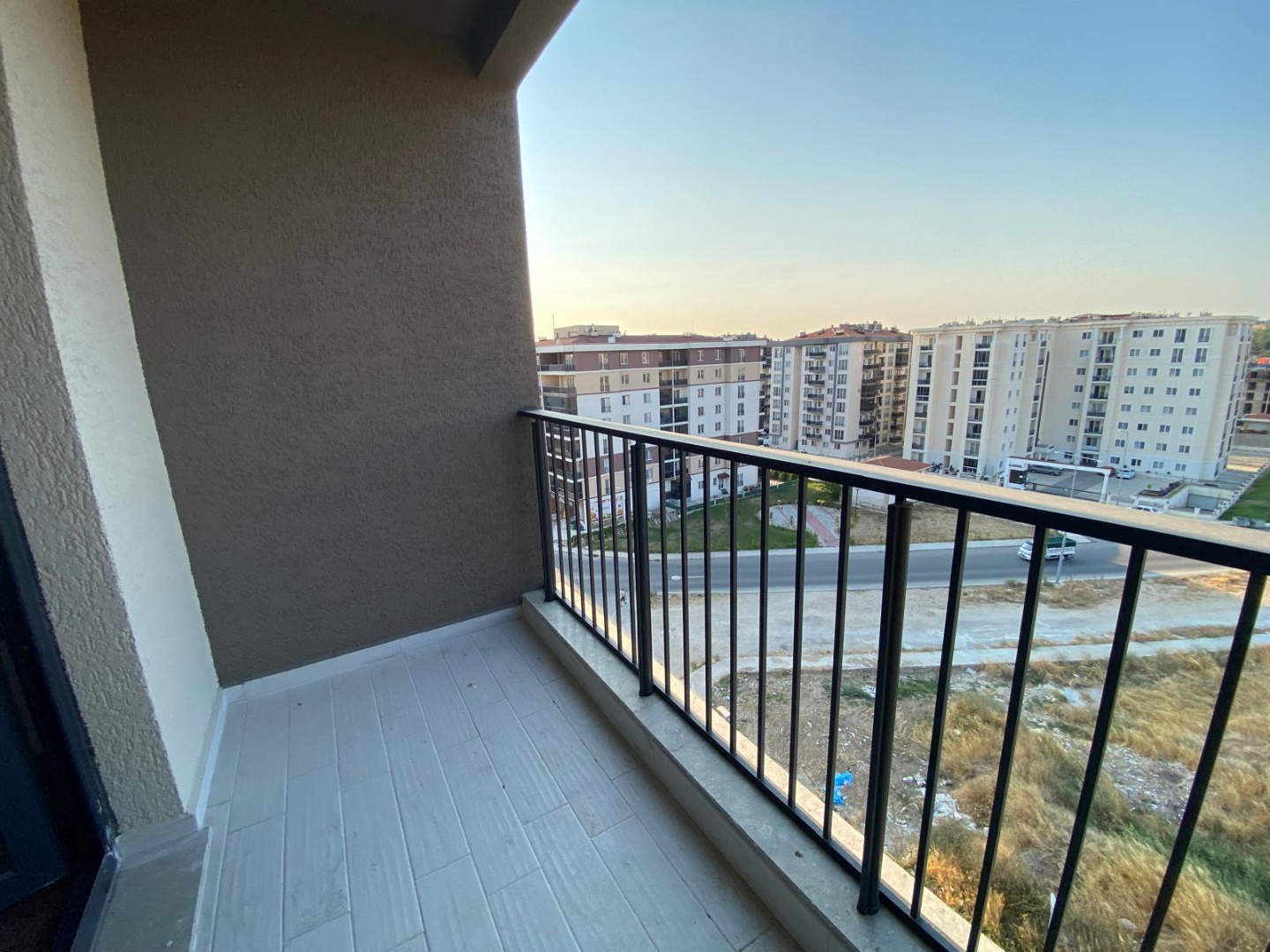 🏡 KENT ANATOLIA SİTESİ'NDE 7. KATTA 3+1 KAPALI MUTFAKLI EBEVEYN BANYOLU DAİRE - ÇANAKKALE MERKEZ ARSLANCA MAHALLESİ - undefined undefined - Thumbnail