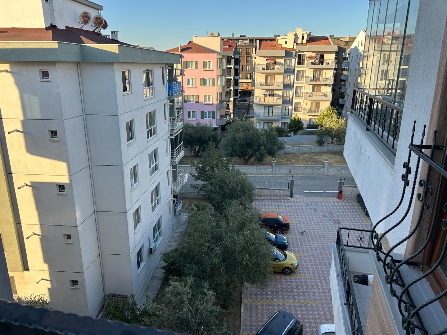 ÇANAKKALE BOĞAZKENT MAHALLESİ’NDE KORDON’A VE ÜNİVERSİTEYE YÜRÜME MESAFESİNDE GENİŞ 1+1 DAİRE - ÇANAKKALE MERKEZ KEPEZ BELDESİ, BOĞAZKENT MAHALLESİ - undefined undefined - Thumbnail