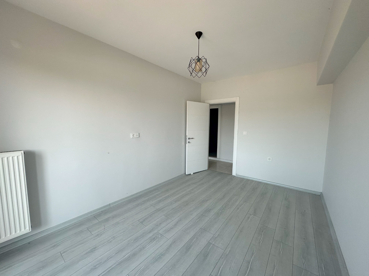 ÇANAKKALE MODERN SİTESİ, GİRİŞ KAT GENİŞ 3+1 SATILIK DAİRE! - ÇANAKKALE MERKEZ ARSLANCA KÖYÜ - undefined undefined - Thumbnail