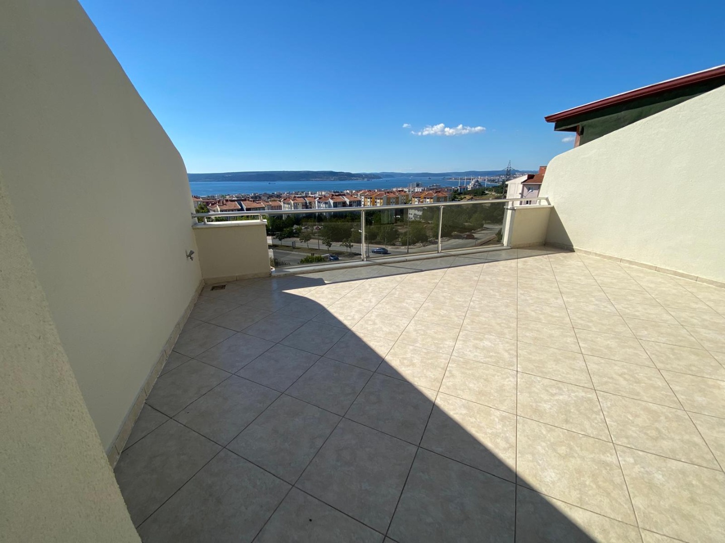 🏡🌊 Konakkale Sitesi'nde Boğaz Manzaralı Bakımlı 3+2 Tripleks Villa - ÇANAKKALE MERKEZ KEPEZ BELDESİ, HAMİDİYE MAHALLESİ - undefined undefined - Thumbnail
