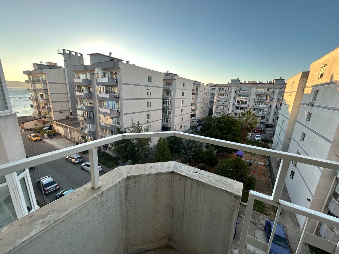 ÇANAKKALE MERKEZ YENİ KORDON'A 80 METRE, KISMİ BOĞAZ MANZARALI, ASANSÖRLÜ 3+1 SATILIK DAİRE - ÇANAKKALE MERKEZ BARBAROS MAHALLESİ - undefined undefined - Thumbnail