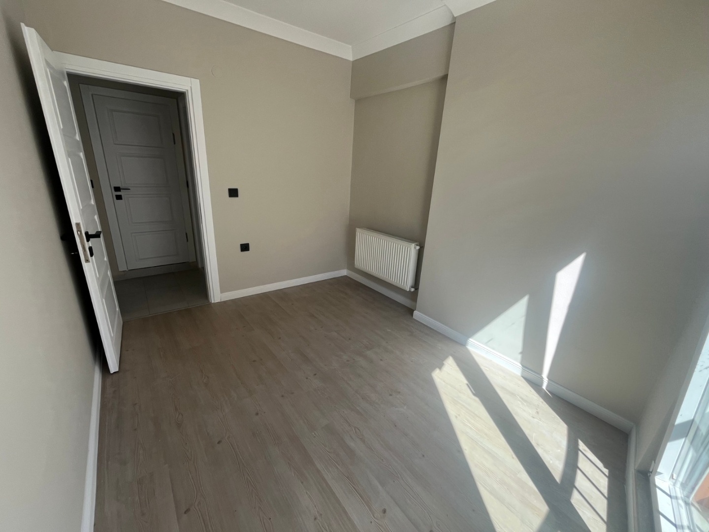 ÇANAKKALE  TRUVA CADEDESİNE YAKIN İÇİ YENİLENMİŞ 2+1 SATILIK DAİRE - ÇANAKKALE MERKEZ BARBAROS MAHALLESİ - undefined undefined - Thumbnail