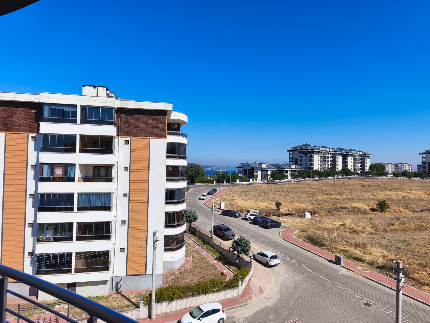 ÇANAKKALE HAMİDİYE'DE GENİŞ BALKONLU BOĞAZ MANZARALI KİRALIK DAİRE - ÇANAKKALE MERKEZ KEPEZ BELDESİ, BOĞAZKENT MAHALLESİ - undefined undefined - Thumbnail