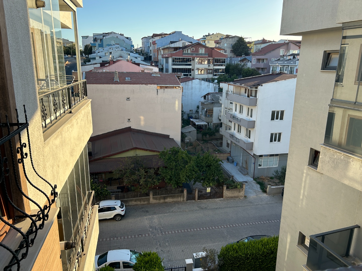ÇANAKKALE BOĞAZKENT MAHALLESİ’NDE KORDON’A VE ÜNİVERSİTEYE YÜRÜME MESAFESİNDE GENİŞ 1+1 DAİRE - ÇANAKKALE MERKEZ KEPEZ BELDESİ, BOĞAZKENT MAHALLESİ - undefined undefined - Thumbnail