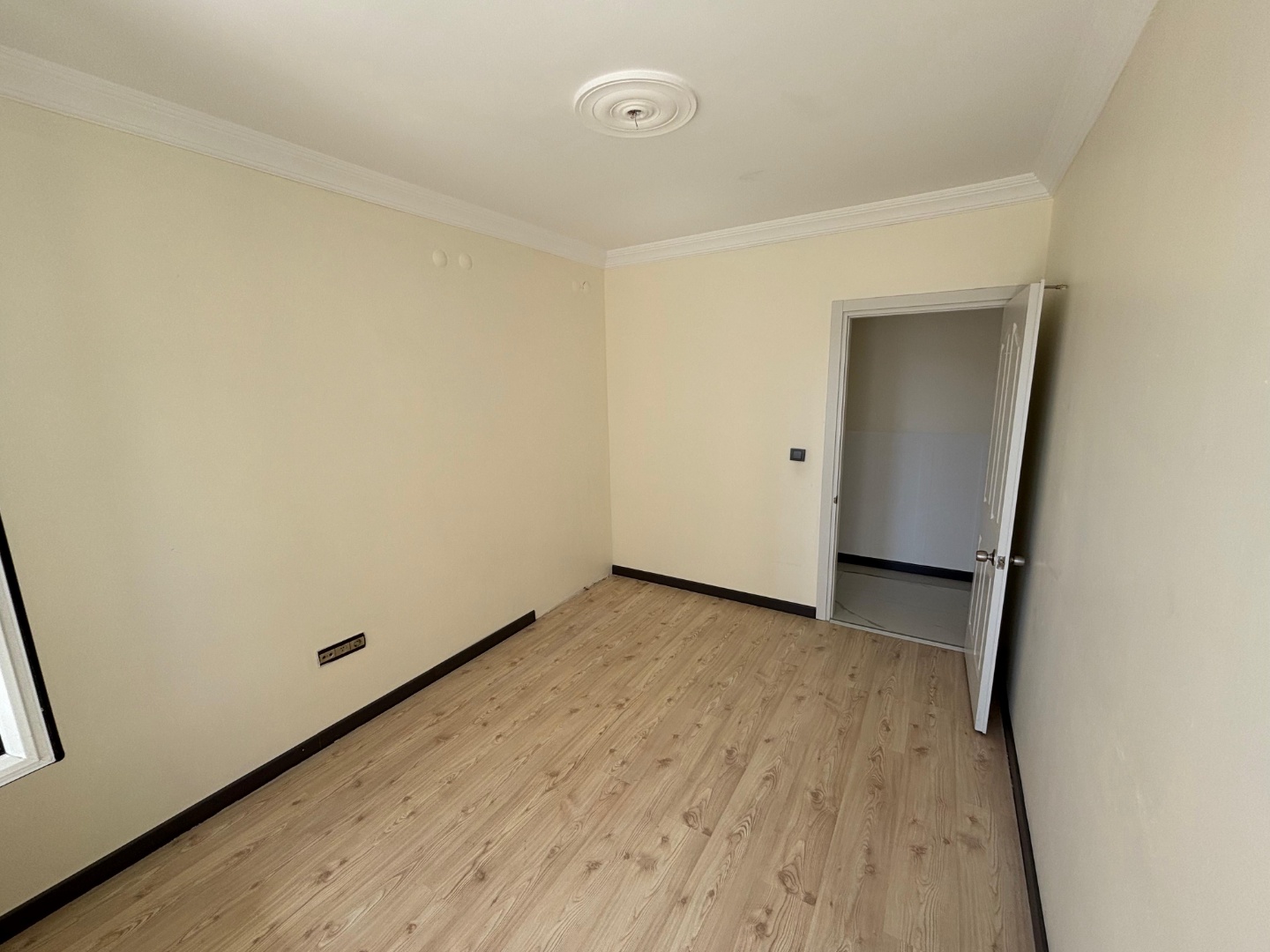 ÇANAKKALE ESENLER ELİF SİTESİNDE KİRALIK 3+1 ARA KAT DAİRE - ÇANAKKALE MERKEZ CEVAT PAŞA MAHALLESİ - undefined undefined - Thumbnail