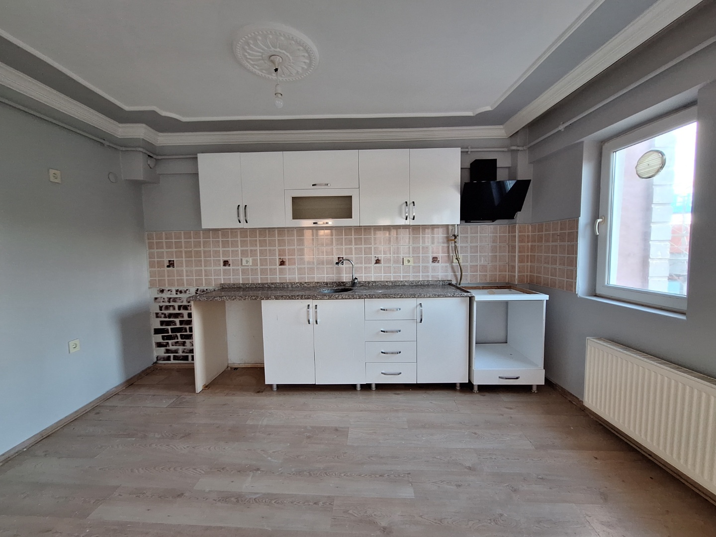 ÇANAKKALE CEVATPAŞA ATATÜRK CADDESİ ÜZERİ 2+1 SATILIK DAİRE - ÇANAKKALE MERKEZ CEVAT PAŞA MAHALLESİ - undefined undefined - Thumbnail
