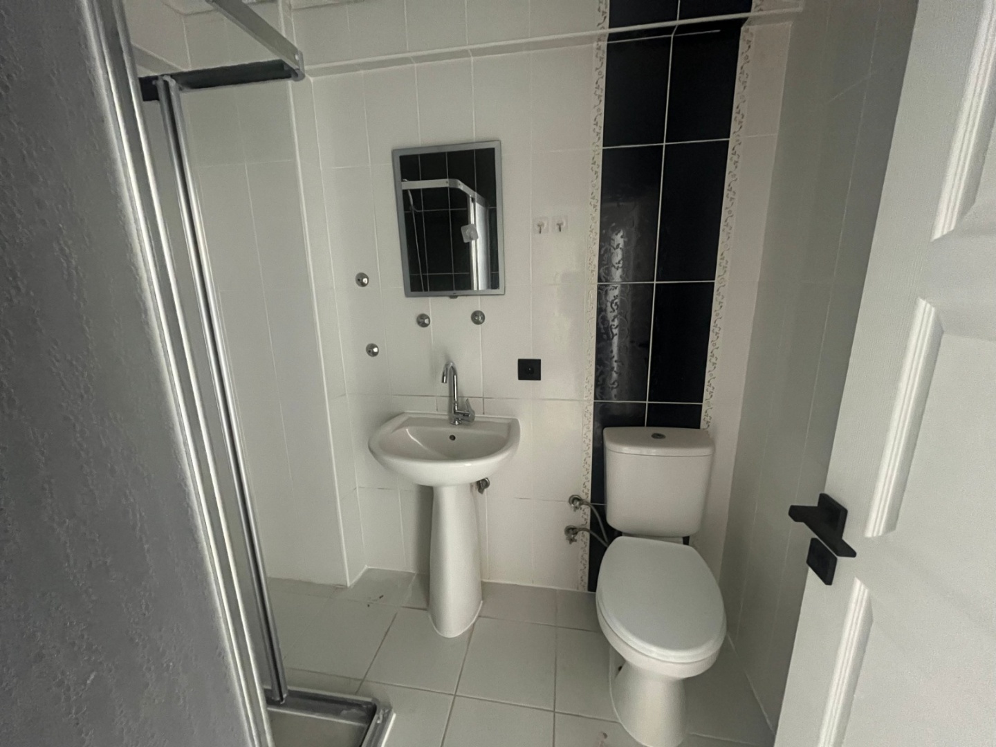 ÇANAKKALE  TRUVA CADEDESİNE YAKIN İÇİ YENİLENMİŞ 2+1 SATILIK DAİRE - ÇANAKKALE MERKEZ BARBAROS MAHALLESİ - undefined undefined - Thumbnail