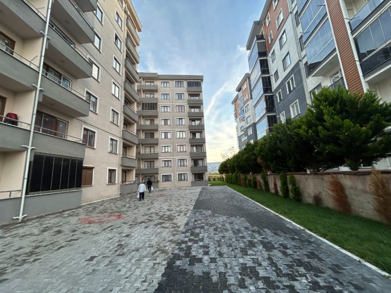 ÇANAKKALE MERKEZ İSMETPAŞA MAHALLESİNDE ARA KAT, ÖNÜ AÇIK, EŞYALI KİRALIK KÖŞE DAİRE - ÇANAKKALE MERKEZ ARSLANCA MAHALLESİ - undefined undefined - Thumbnail