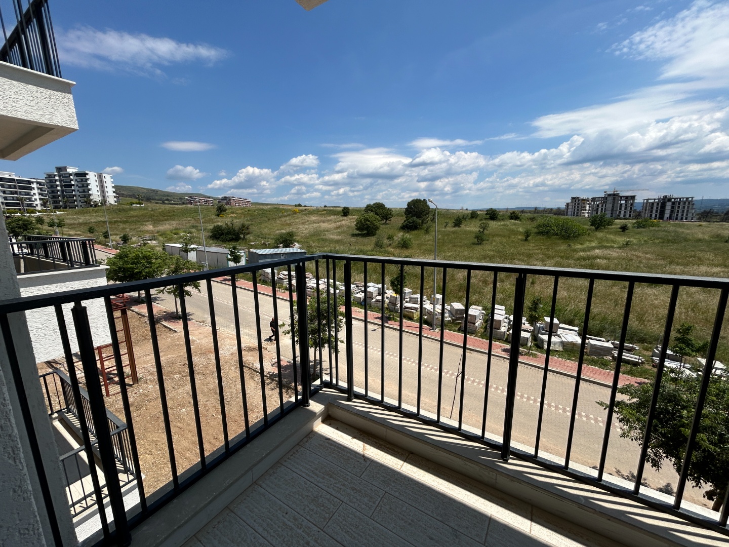ÇANAKKALE, MERKEZ, HAMİDİYE MAHALLESİNDE, SOSYAL DONATILI VE GÜVENLİKLİ SİTEDE, GENİŞ BALKONLU, HOLLÜ SATILIK 1+1 DAİRE - ÇANAKKALE MERKEZ KEPEZ BELDESİ, HAMİDİYE MAHALLESİ - undefined undefined - Thumbnail