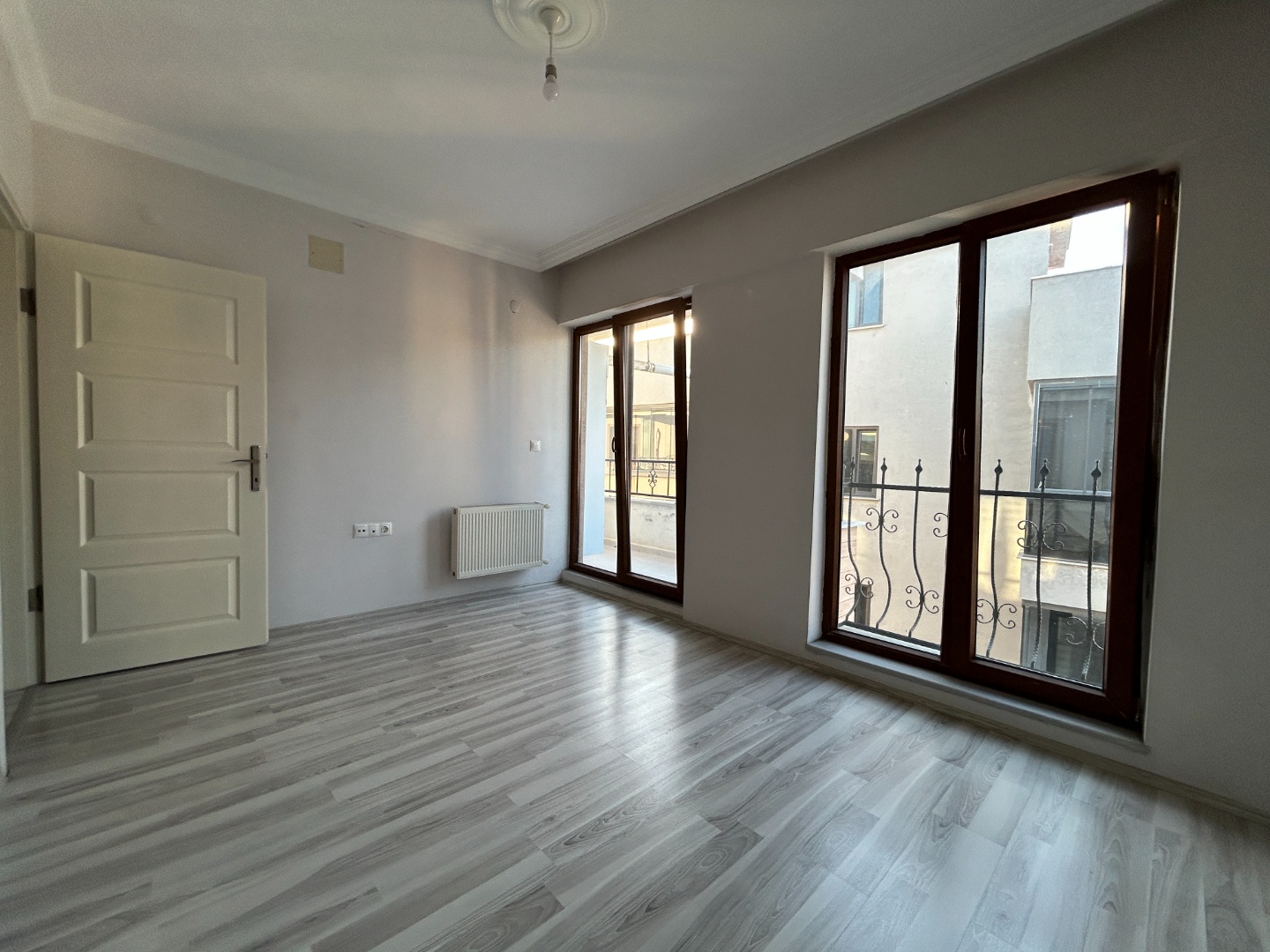 ÇANAKKALE BOĞAZKENT MAHALLESİ’NDE KORDON’A VE ÜNİVERSİTEYE YÜRÜME MESAFESİNDE GENİŞ 1+1 DAİRE - ÇANAKKALE MERKEZ KEPEZ BELDESİ, BOĞAZKENT MAHALLESİ - undefined undefined - Thumbnail