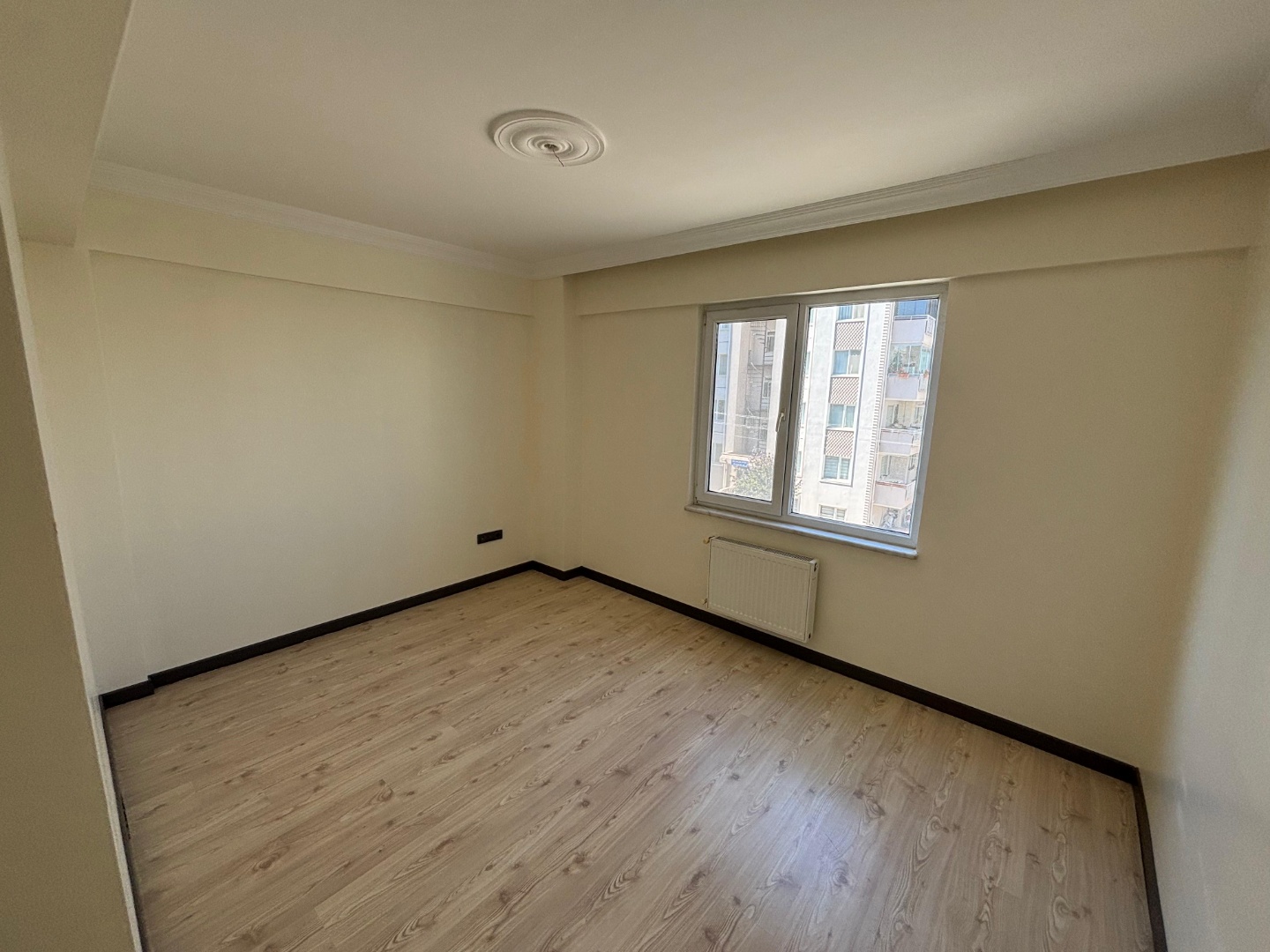ÇANAKKALE ESENLER ELİF SİTESİNDE KİRALIK 3+1 ARA KAT DAİRE - ÇANAKKALE MERKEZ CEVAT PAŞA MAHALLESİ - undefined undefined - Thumbnail