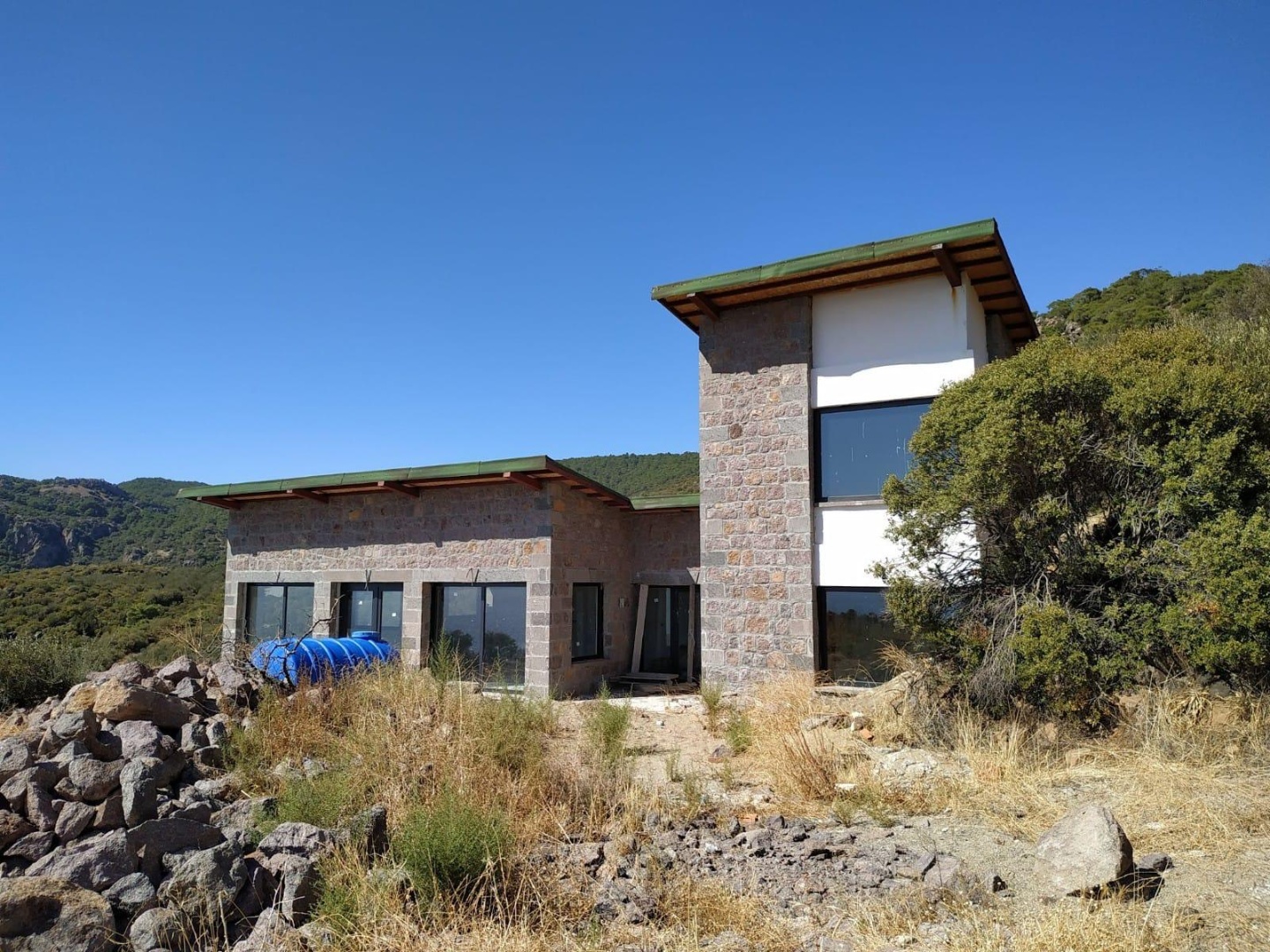 AYVACIK KOCAKÖYDE ASFALT YOLA CEPHELİ SATILIK 6.032 M2 ZEYTİNLİK - ÇANAKKALE AYVACIK KOCAKÖY KÖYÜ, SAHİL MEVKİİ - undefined [object Object]