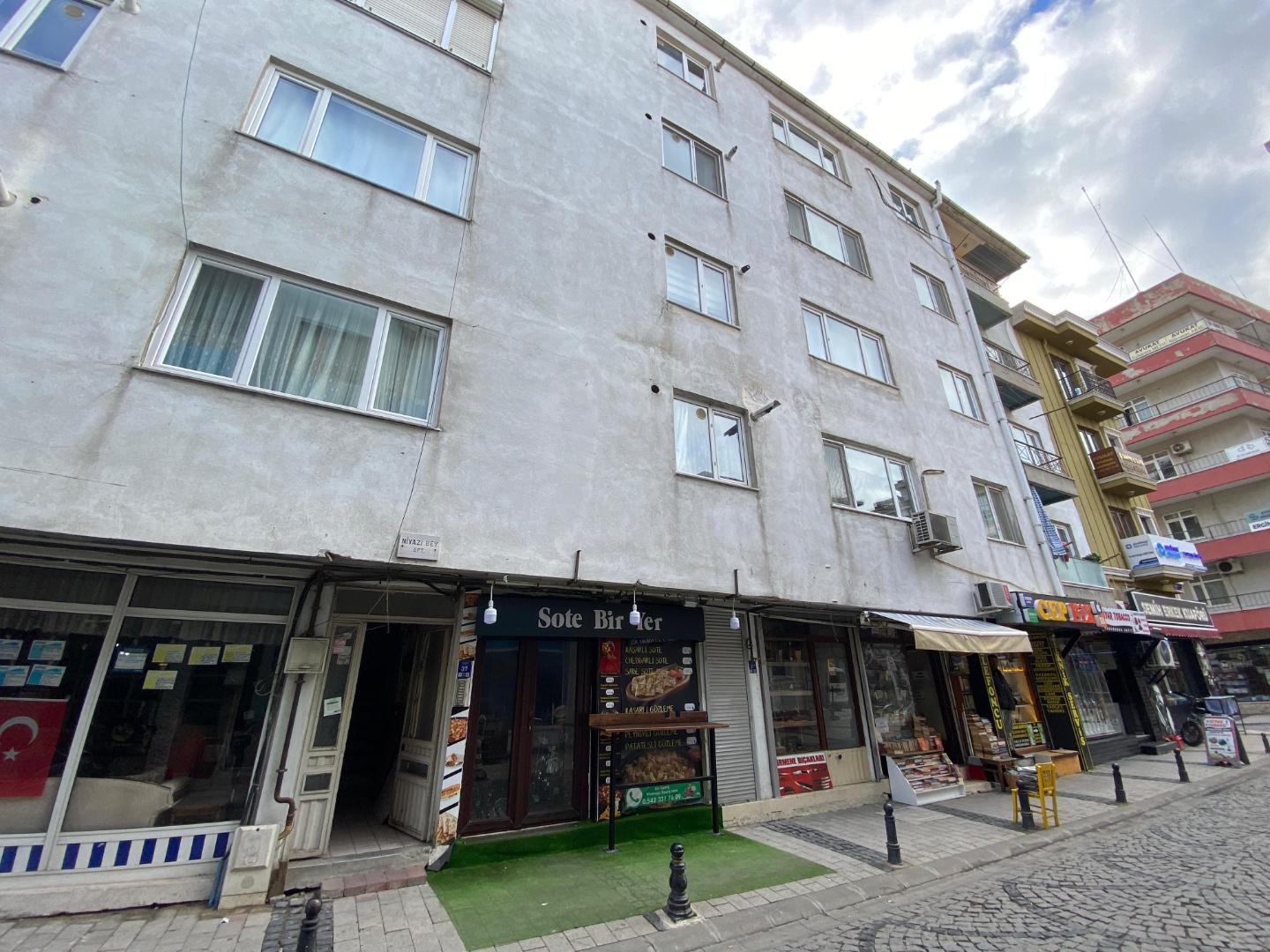 ÇANAKKALE MERKEZ TEKKE SOKAKTA SATILIK 2+1 DAİRE - ÇANAKKALE MERKEZ KEMALPAŞA MAHALLESİ - undefined [object Object]