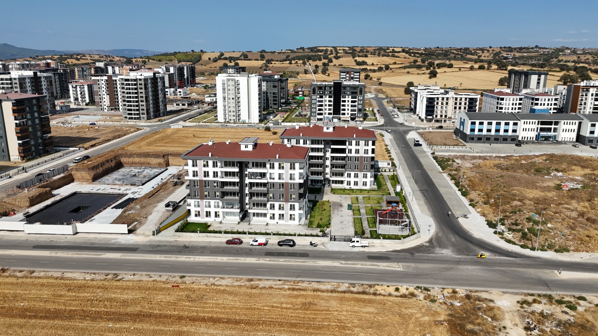 ÇANAKKALE MİLLET BAHÇESİ VE OKULLAR YANI SATILIK 3+1 DAİRE - ÇANAKKALE MERKEZ KARACAÖREN KÖYÜ - undefined [object Object]