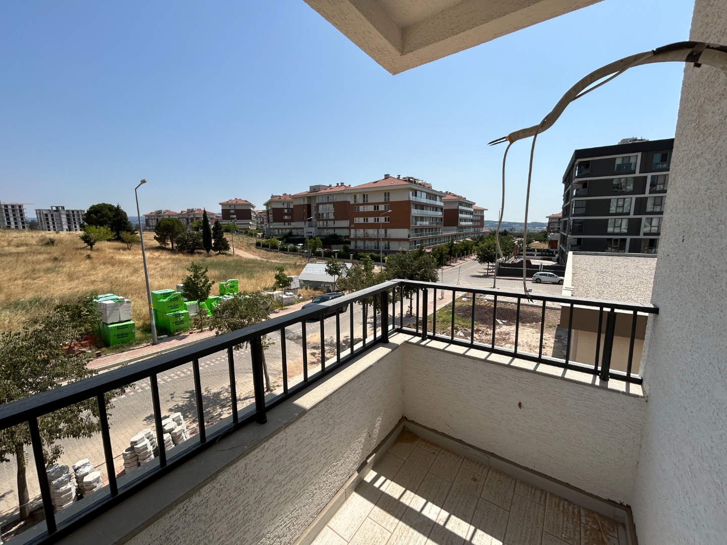 ÇANAKKALE, MERKEZ, HAMİDİYE MAHALLESİNDE, SOSYAL DONATILI VE GÜVENLİKLİ SİTEDE, EŞYALI, HOLLÜ SATILIK 1+1 DAİRE - ÇANAKKALE MERKEZ KEPEZ BELDESİ, HAMİDİYE MAHALLESİ - undefined undefined - Thumbnail