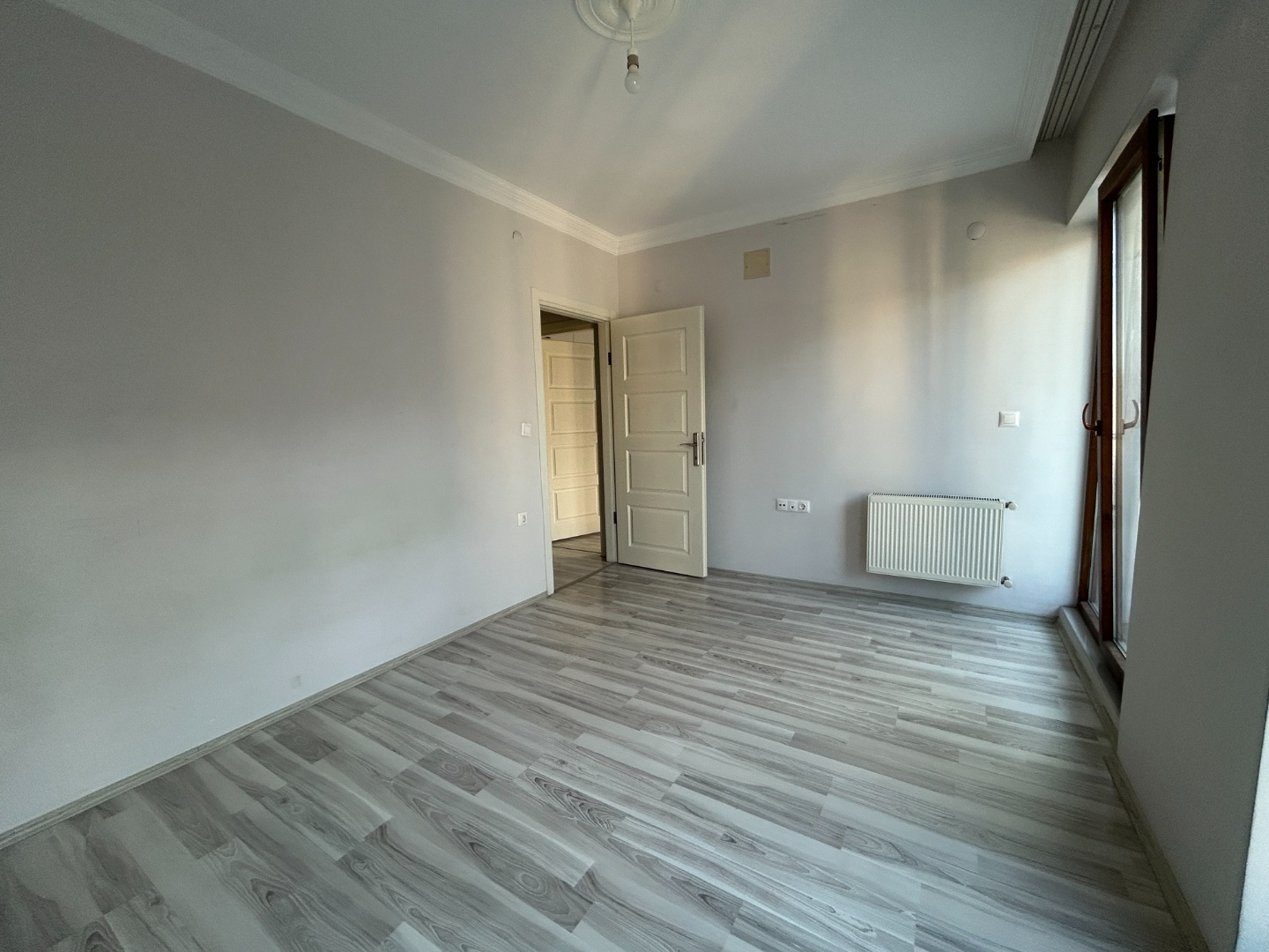 ÇANAKKALE BOĞAZKENT MAHALLESİ’NDE KORDON’A VE ÜNİVERSİTEYE YÜRÜME MESAFESİNDE GENİŞ 1+1 DAİRE - ÇANAKKALE MERKEZ KEPEZ BELDESİ, BOĞAZKENT MAHALLESİ - undefined undefined - Thumbnail