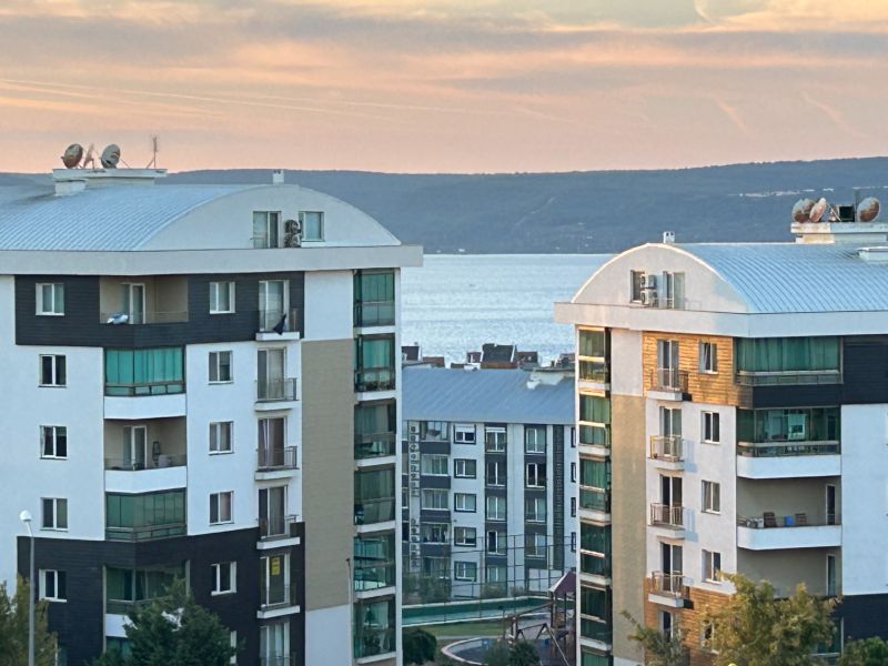 ÇANAKKALE HAMİDİYE'DE HAVUZLU SİTEDE BOĞAZ MANZARALI, EŞYALI 3+1 KİRALIK DAİRE - ÇANAKKALE MERKEZ KEPEZ BELDESİ, HAMİDİYE MAHALLESİ - undefined undefined - Thumbnail