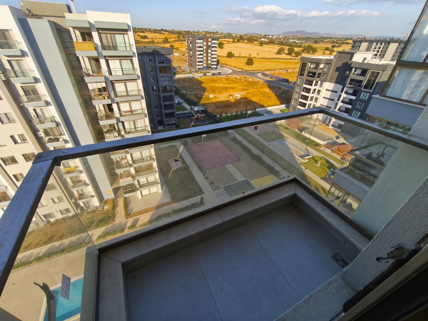 ÇANAKKALE ESENLER'DE HAVUZLU SİTEDE SIFIR 3+1 SATILIK DAİRE - ÇANAKKALE MERKEZ KARACAÖREN KÖYÜ - undefined undefined - Thumbnail
