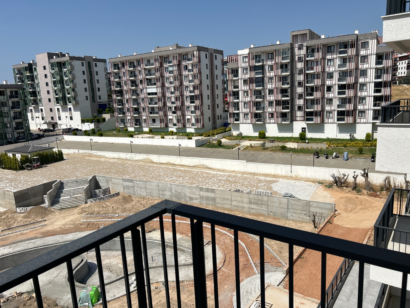 ÇANAKKALE, MERKEZ, HAMİDİYE MAHALLESİNDE, SOSYAL DONATILI VE GÜVENLİKLİ SİTEDE, EŞYALI, HOLLÜ SATILIK 1+1 DAİRE - ÇANAKKALE MERKEZ KEPEZ BELDESİ, HAMİDİYE MAHALLESİ - undefined undefined - Thumbnail
